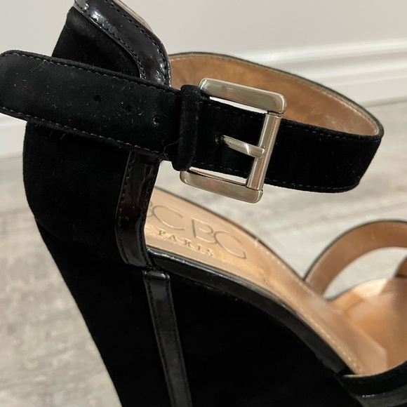 BCBG Paris suede wedges - Picture 8 of 8